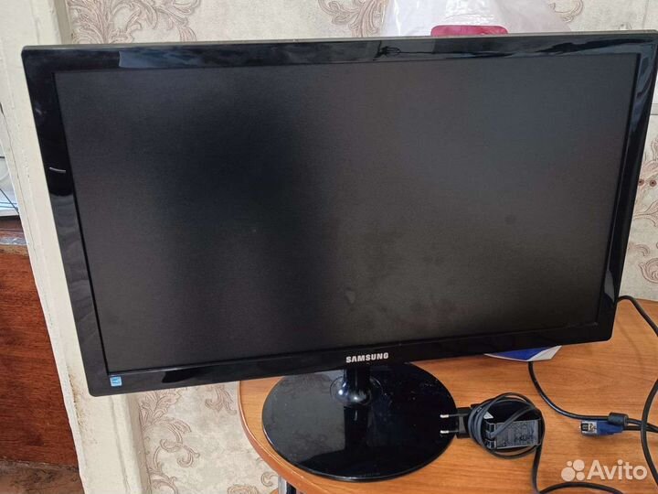 Монитор Samsung 24 S24C350L