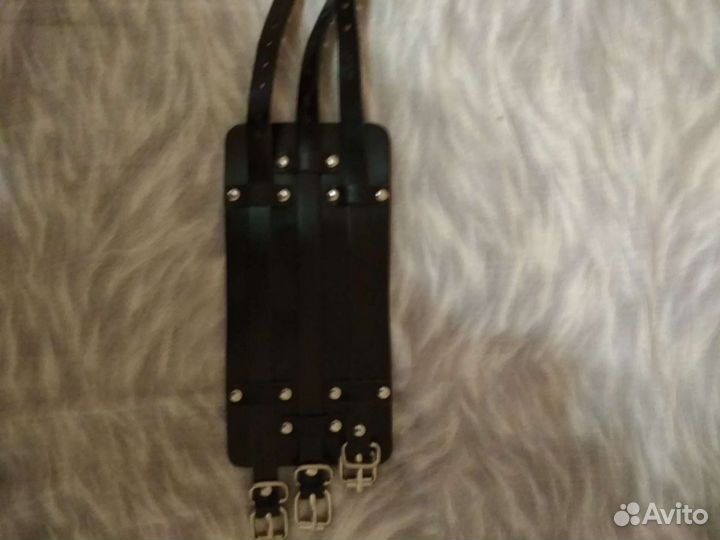 Напульсник кожаный