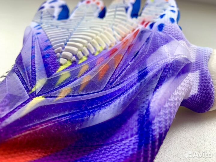 Футбольные перчатки adidas