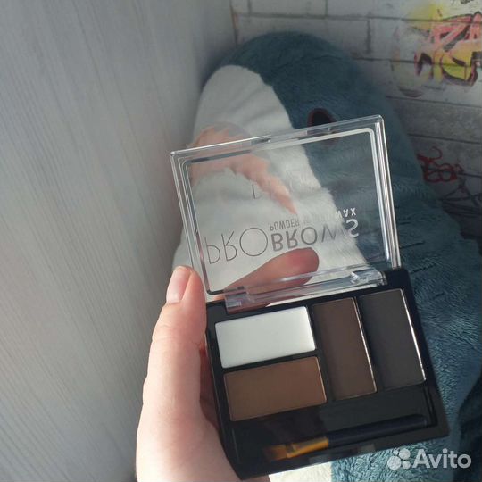 Тени для бровей