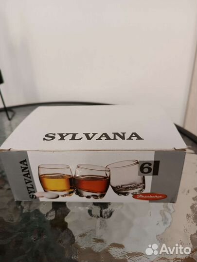 Набор стопок с инкрустацией