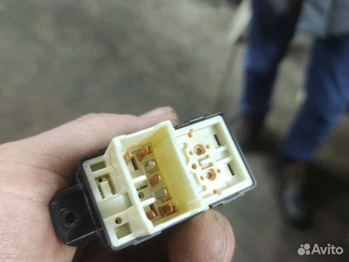 Кнопка стеклоподьемника sonata