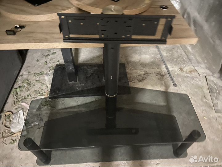 Тумба под тв из стекла