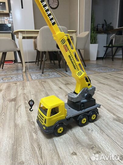 Кран, автокран игрушечный