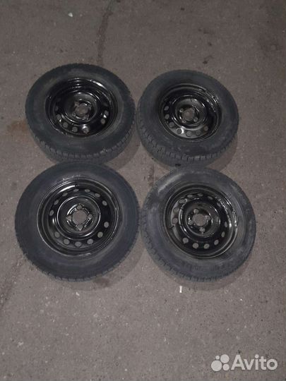 Goodyear UltraGrip 185/70 R14