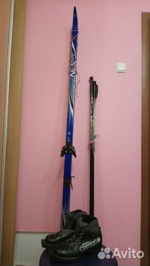 Лыжи, палки, ботинки 24 р