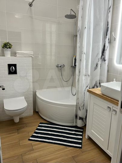 2-к. квартира, 65 м², 6/10 эт.