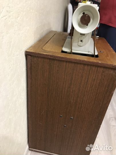 Швейная машинка Чайка 143