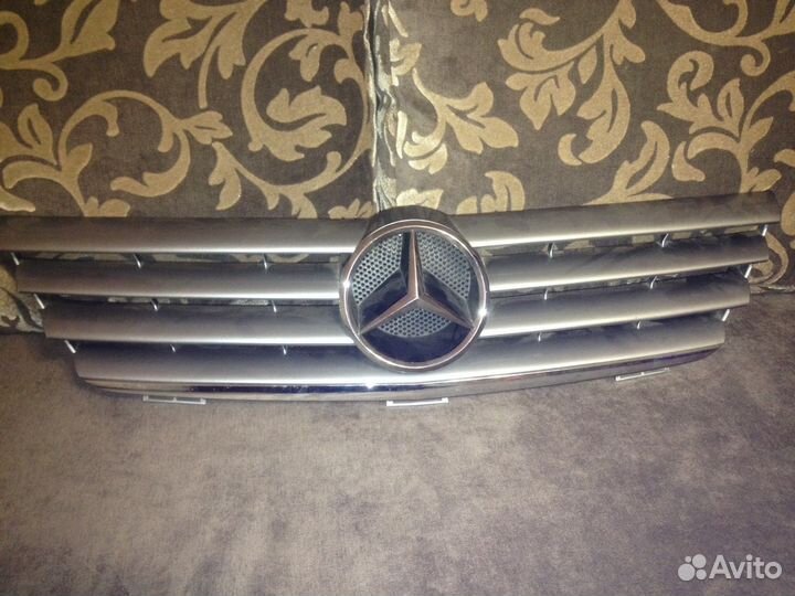 Решётка радиатора на мерс