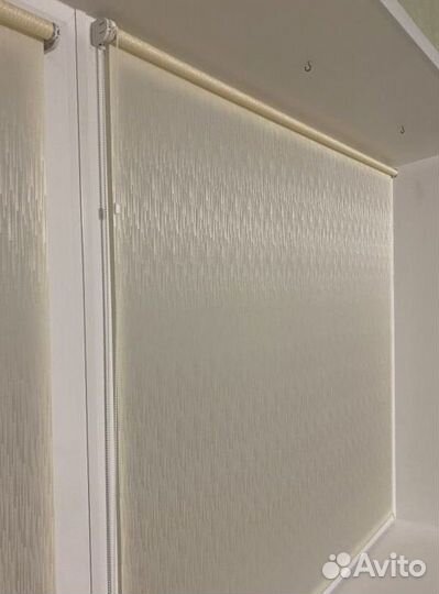 Рулонные шторы зебра в коробе E7863