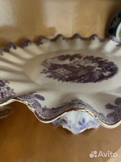 Ваза для фруктов и тортов на ножке