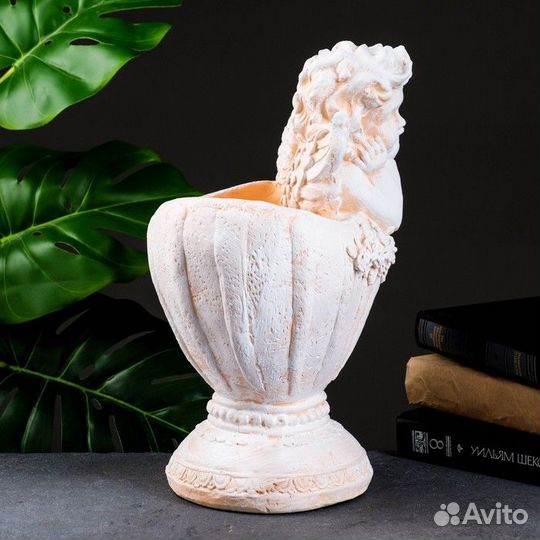 Фигурное кашпо 'Ангел в вазе' бежевый, 1,2 л / 20х