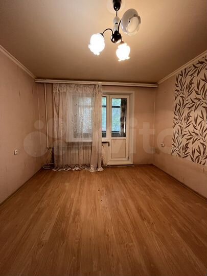 2-к. квартира, 52 м², 1/10 эт.