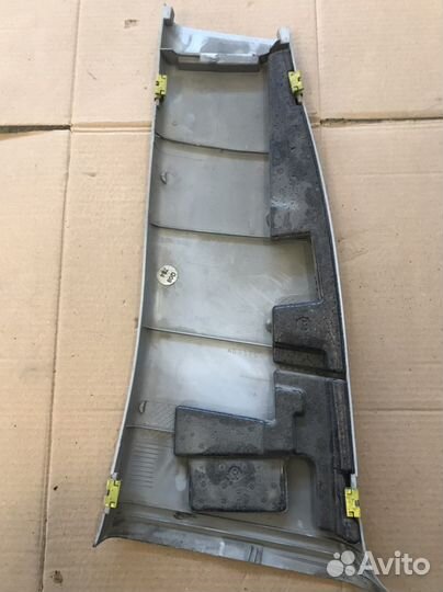 Обшивка средней стойки Mercedes W203 (3022)