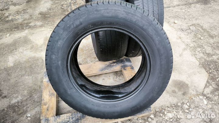 Michelin Latitude Tour HP 215/65 R16