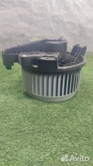 Моторчик печки Toyota Verso R2 2017