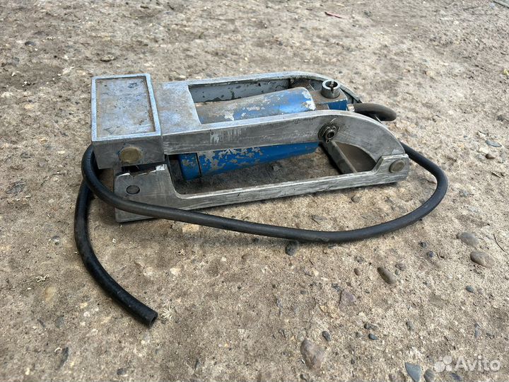 Насос автомобильный ножной