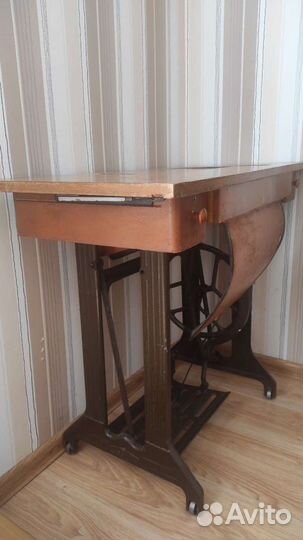 Ножная швейная машинка пмз им калинина СССР