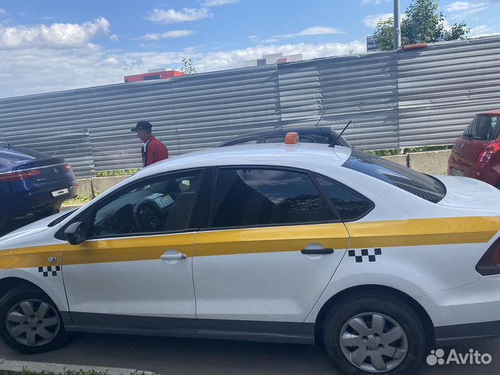 Volkswagen Polo 1.6 МТ, 2015, 490 000 км