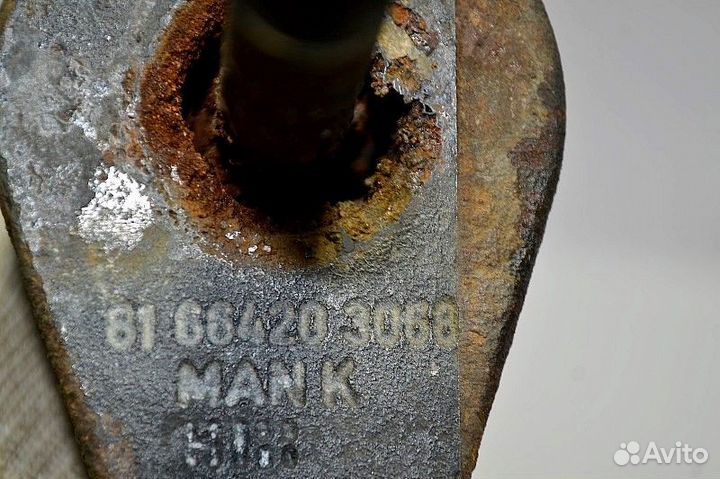 Кронштейн крыла ведущего моста, передний правый MA