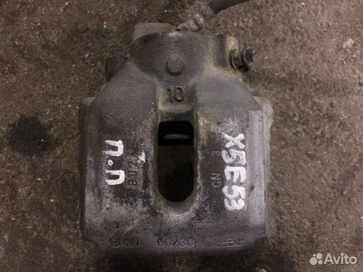 Суппорт передний правый Bmw X5 E53 4.4 2001