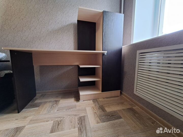 Письменный стол