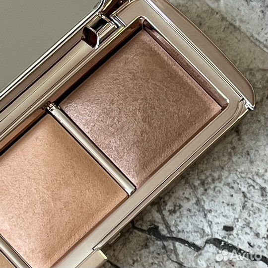 Hourglass ambient lighting palette volume 2