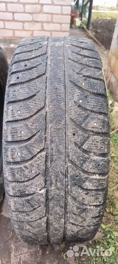 Bridgestone B700 215/60 R16