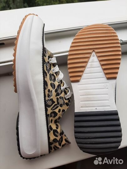 Продаю женскую обувь. 40й размер