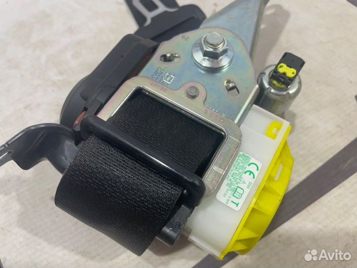 Ремень безопасности задний Lexus Rx F-Sport GYL25