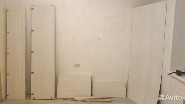 Шкаф платяной