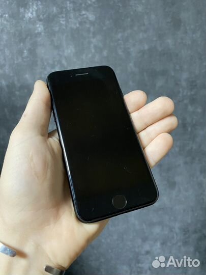 iPhone 7, 32 ГБ