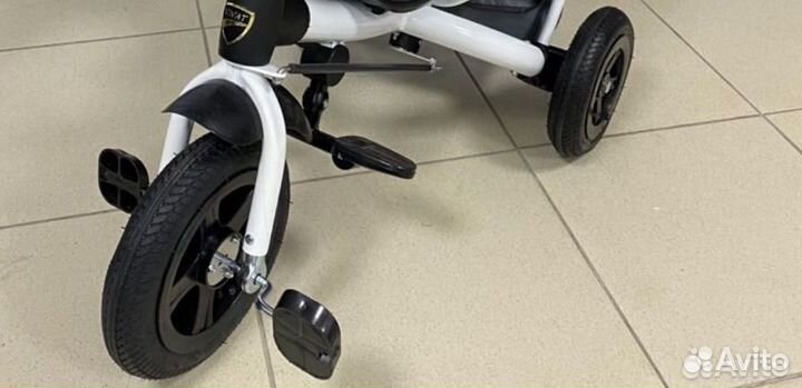 Трёхколесный велосипед с ручкой надувные колеса