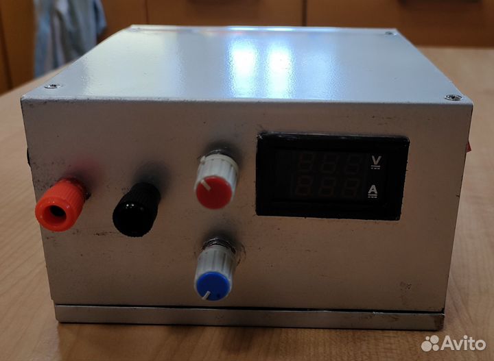 Регулируемый блок питания