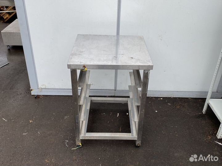 Подставка под пароконвектомат