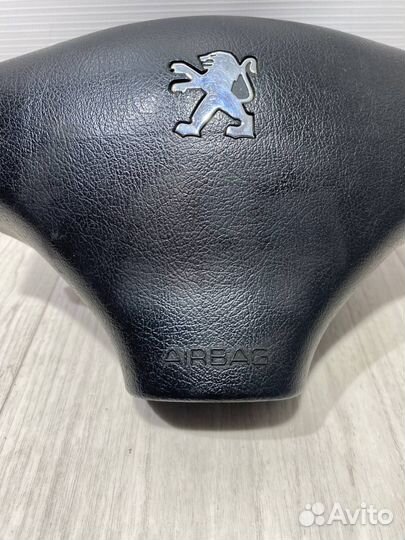 Подушка безопасности водителя Peugeot 206