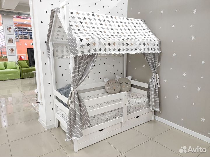 Кровать детская новая домики