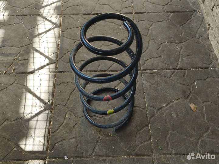 Пружина мазда 3 перед