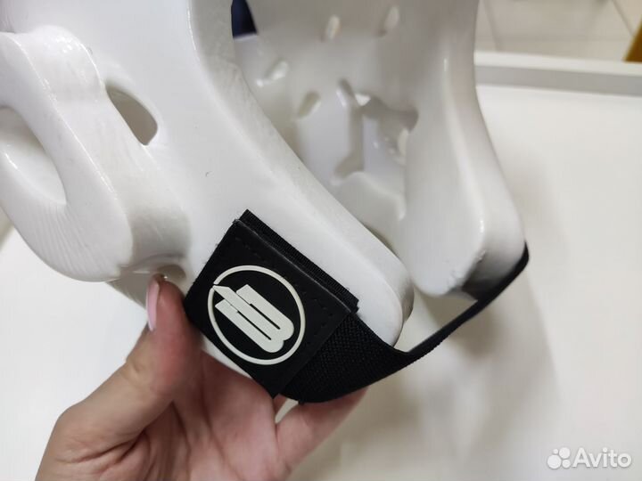 Шлем для тхэквандо BoyBo Premium белый, BHT44