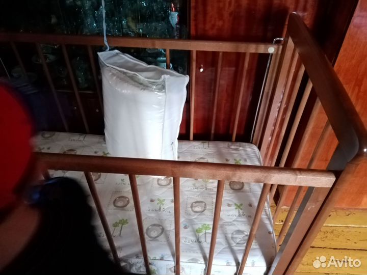 Детская кроватка