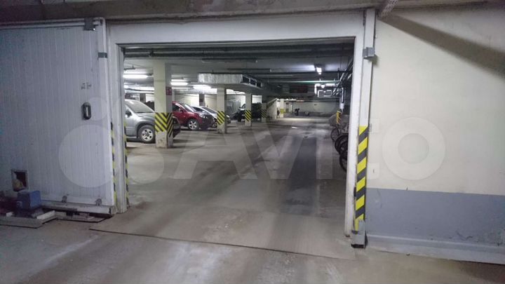 Машиноместо, 18 м²