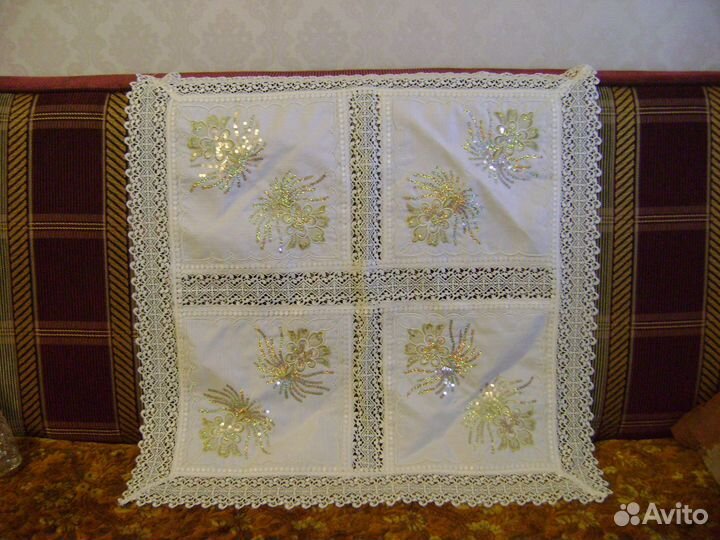 Скатерть новая нарядная 80х80см в Колпино