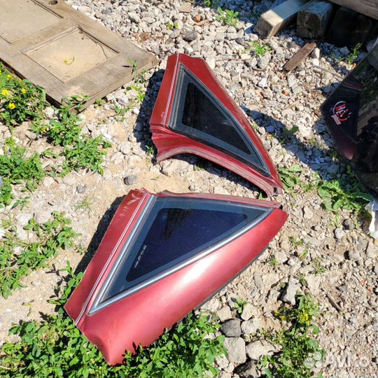 Задняя форточка правая угловая на шевроле каприз