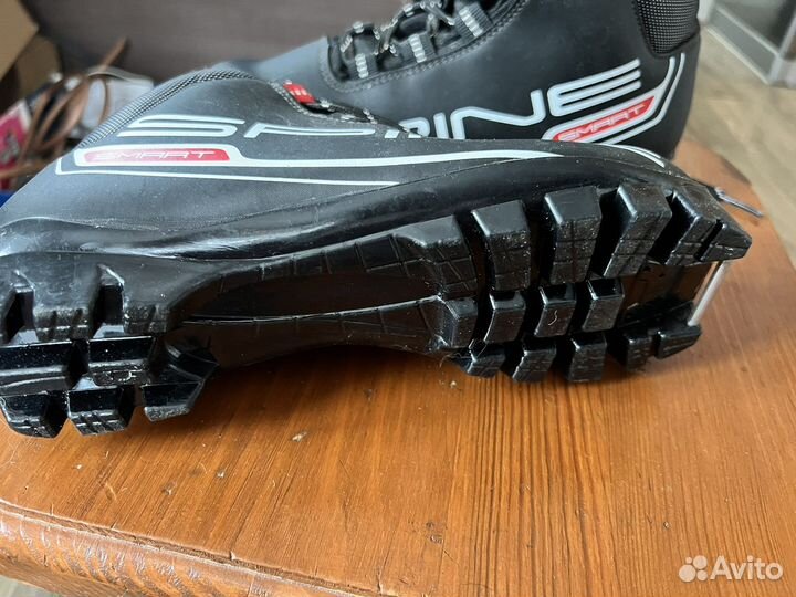 Лыжные ботинки