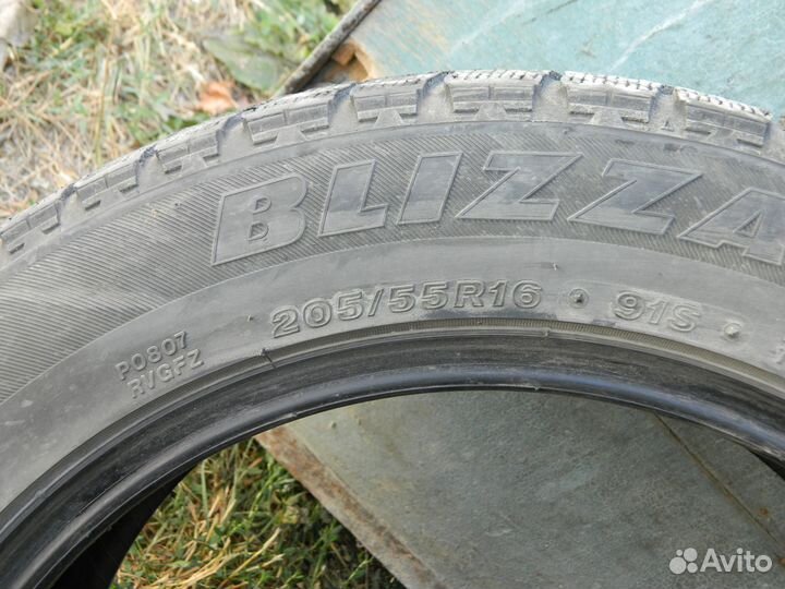 Bridgestone Blizzak Revo GZ 255/55 R16