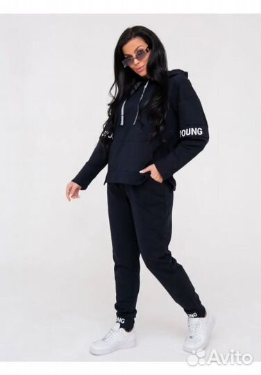 Спортивный костюм женский