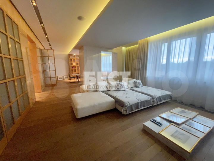 3-к. квартира, 236 м², 5/5 эт.