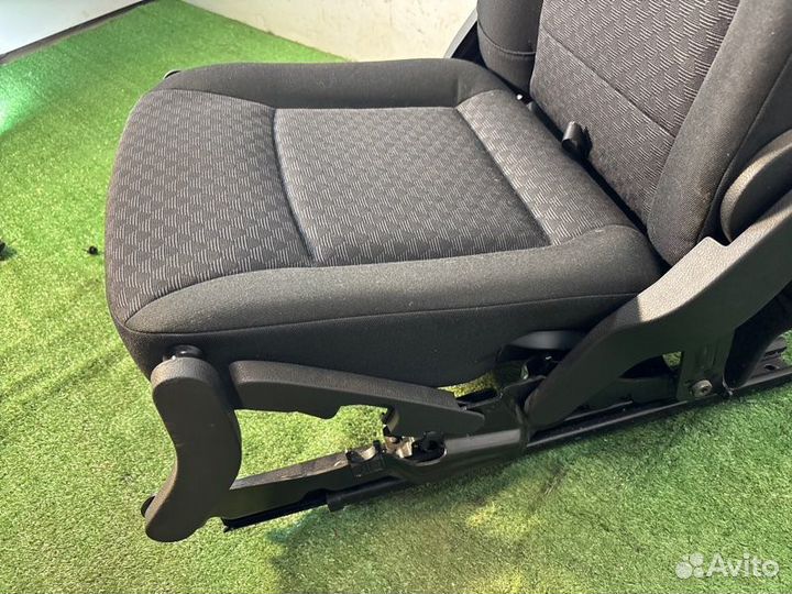 Сиденье левое Ford Galaxy aowa 2008