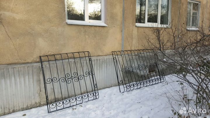 Различные решетки на окна (на балконы,и др)