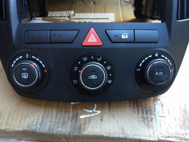 Блок управления климат контролем на Kia Ceed